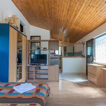 Apartments Kadum 25 Kadumi 객실 사진